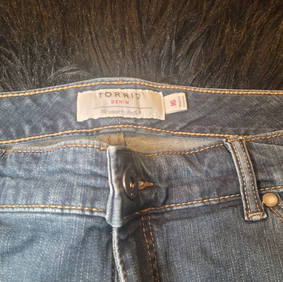 Torrid Shorts - Picture 2 of 2